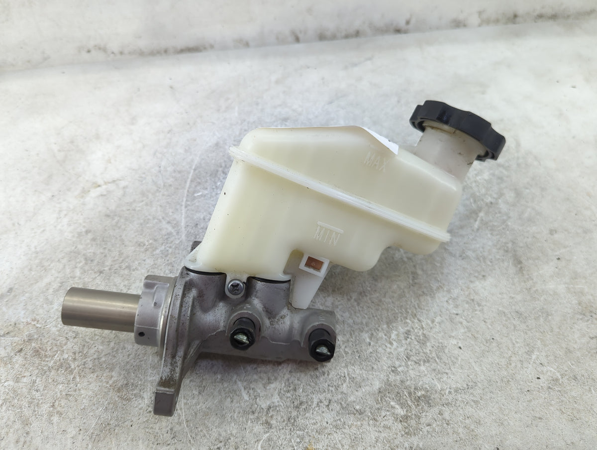 Brake Master Cylinder 1511961 - Oemusedautoparts1.com