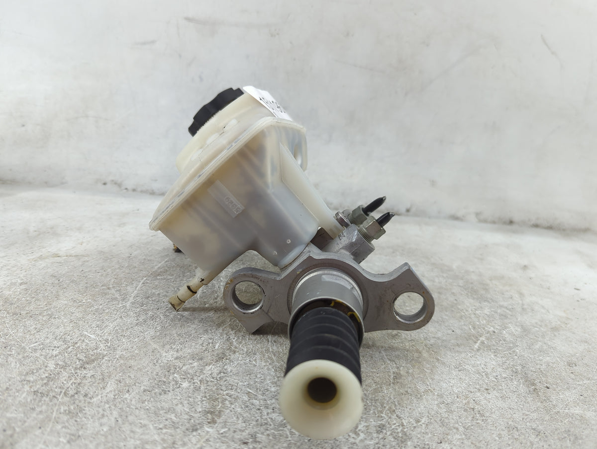 Brake Master Cylinder 1511962 - Oemusedautoparts1.com