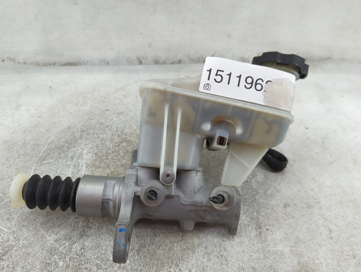 Brake Master Cylinder 1511962 - Oemusedautoparts1.com