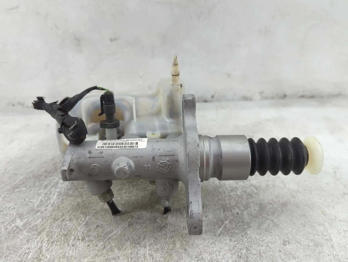 Brake Master Cylinder 1511962 - Oemusedautoparts1.com