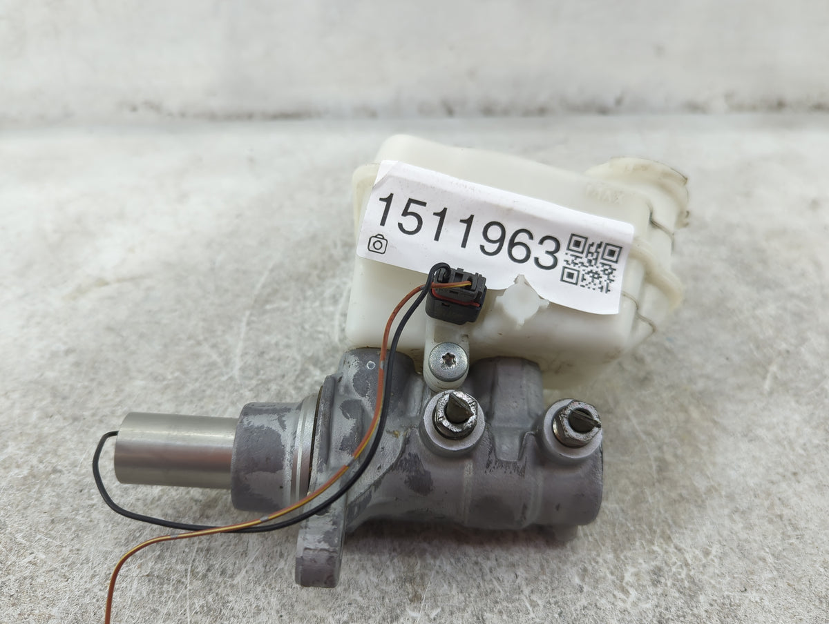 Brake Master Cylinder 1511963 - Oemusedautoparts1.com