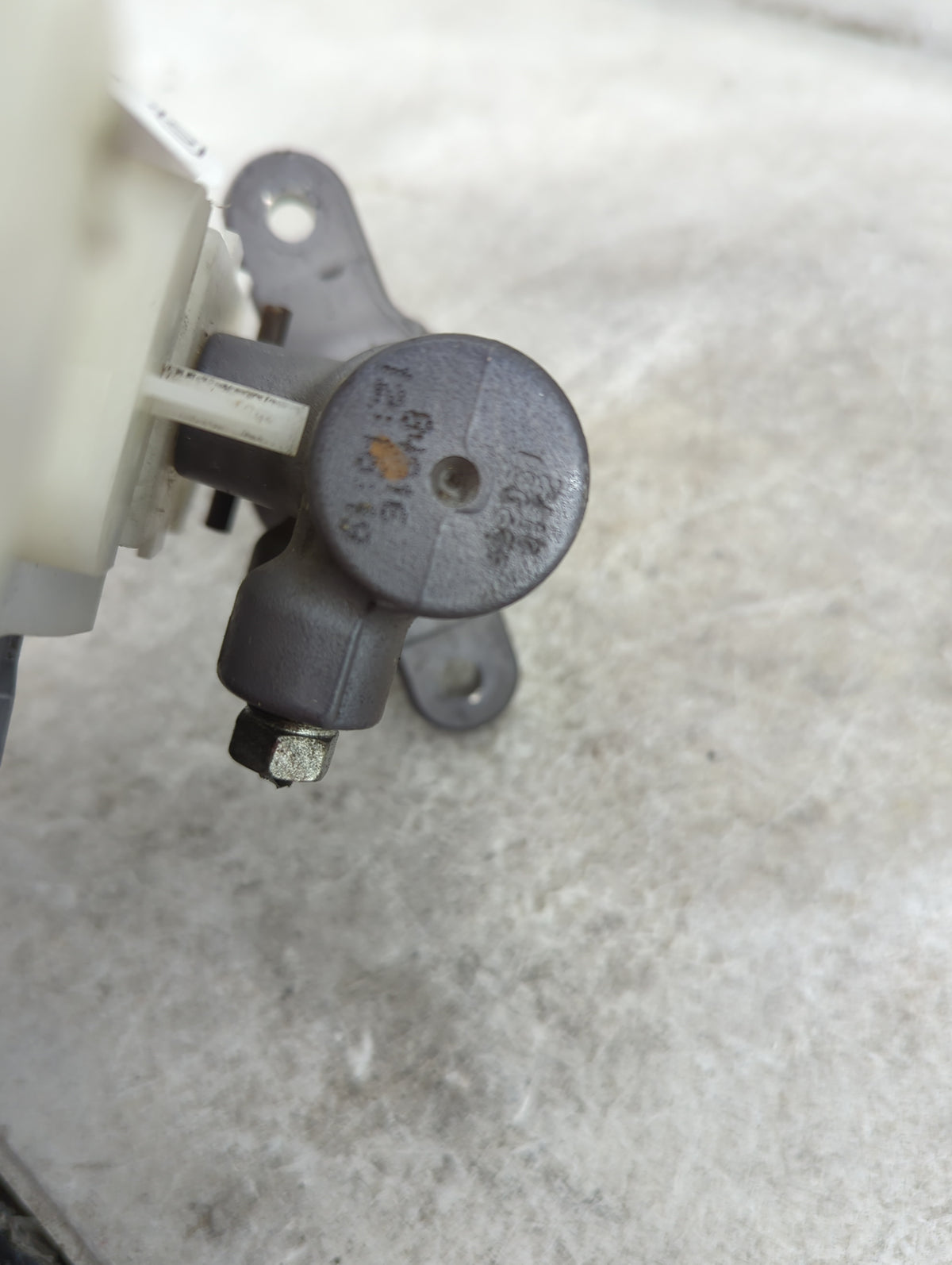 Brake Master Cylinder 1511965 - Oemusedautoparts1.com