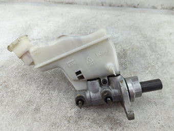 compare product Brake Master Cylinder 1511966