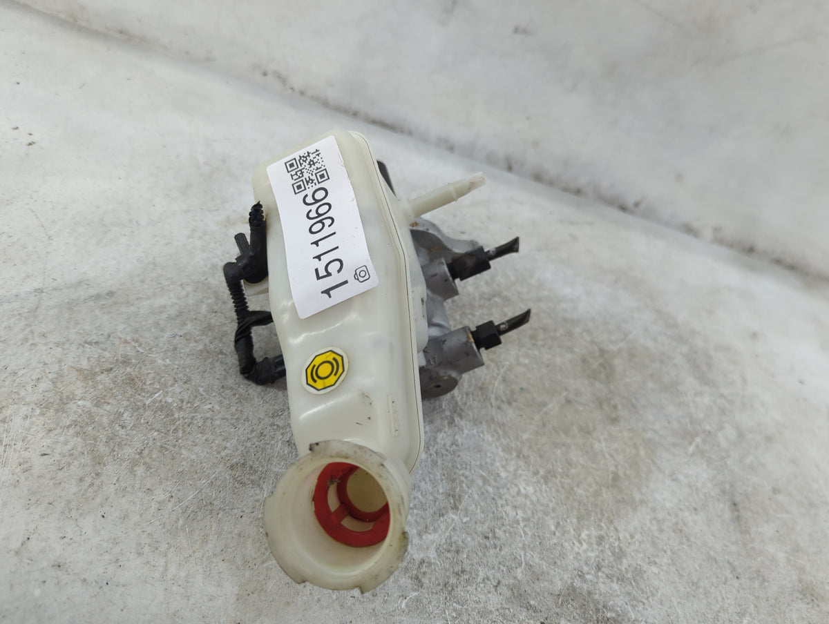 Brake Master Cylinder 1511966 - Oemusedautoparts1.com