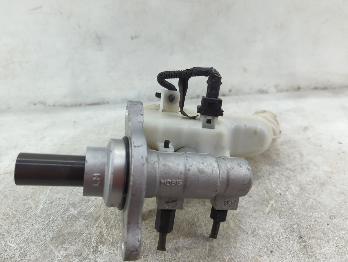 Brake Master Cylinder 1511966 - Oemusedautoparts1.com