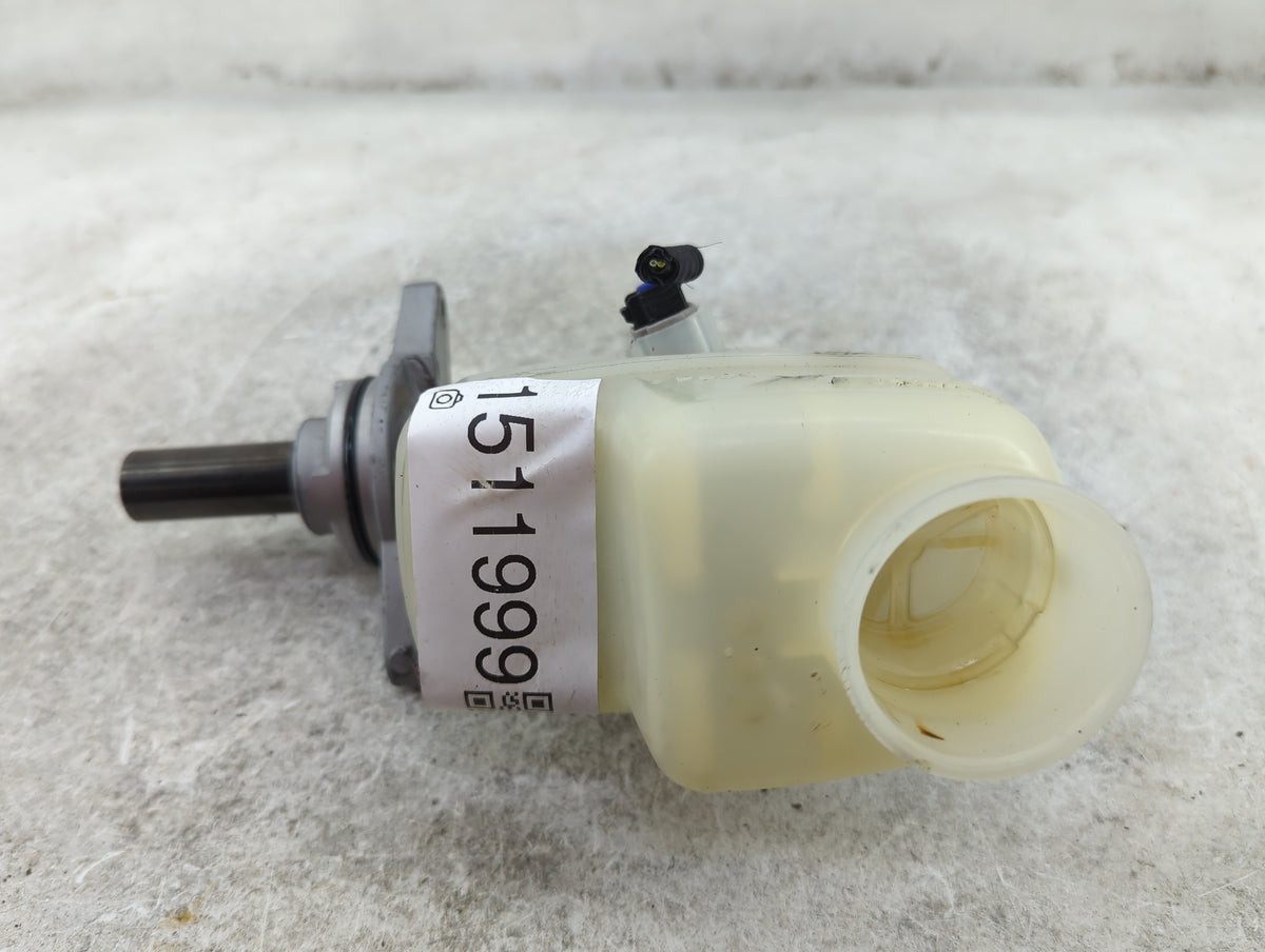 Brake Master Cylinder 1511999 - Oemusedautoparts1.com