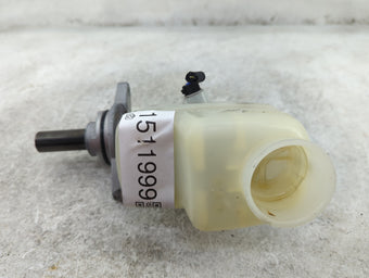 compare product Brake Master Cylinder 1511999