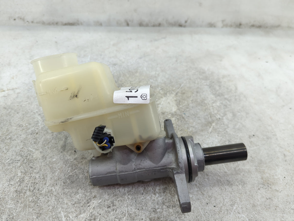 Brake Master Cylinder 1511999 - Oemusedautoparts1.com