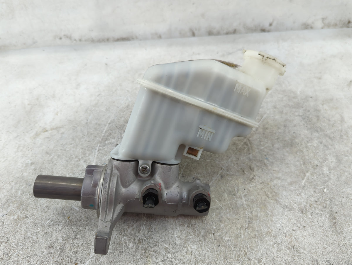Brake Master Cylinder 1512021 - Oemusedautoparts1.com