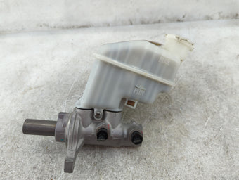 compare product Brake Master Cylinder 1512021