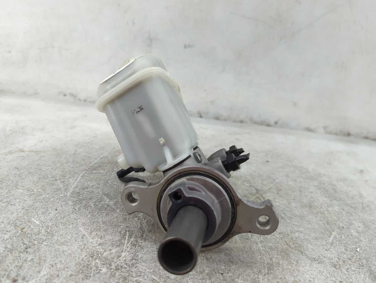 Brake Master Cylinder 1512021 - Oemusedautoparts1.com
