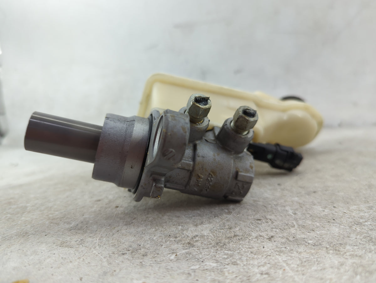 Brake Master Cylinder 1512025 - Oemusedautoparts1.com