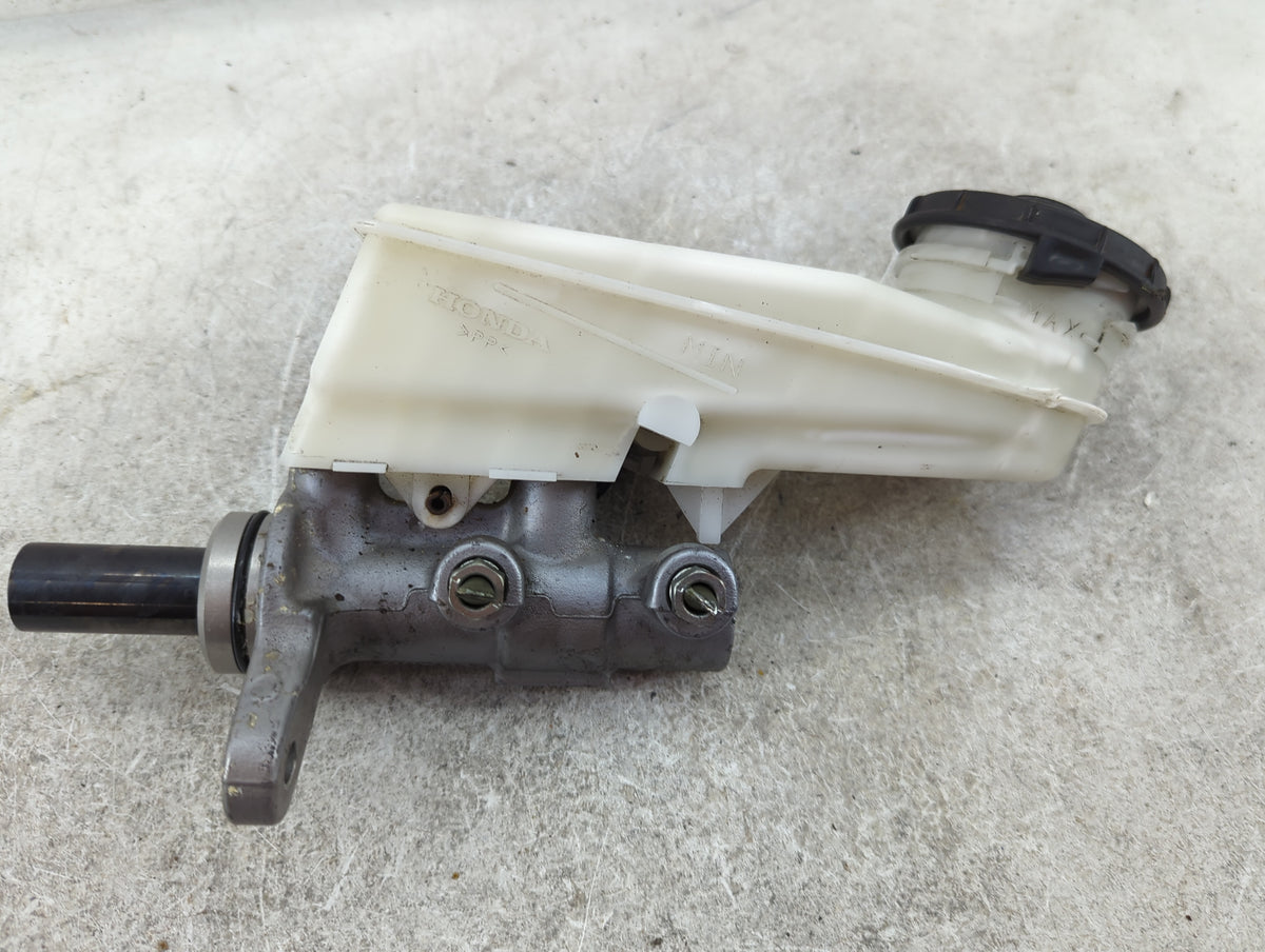 Brake Master Cylinder 1512029 - Oemusedautoparts1.com