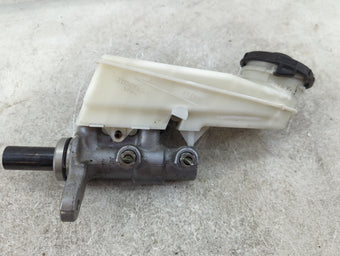 compare product Brake Master Cylinder 1512029