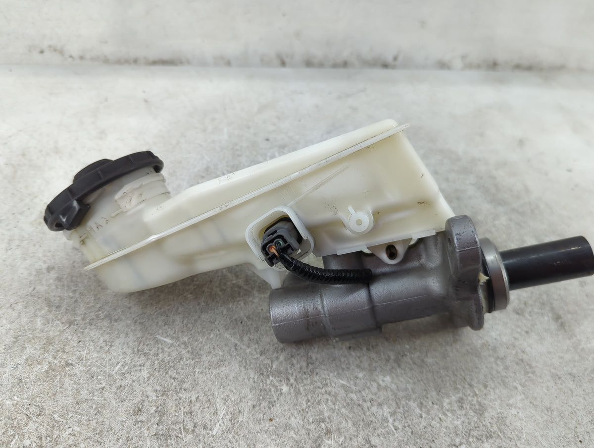 Brake Master Cylinder 1512029 - Oemusedautoparts1.com