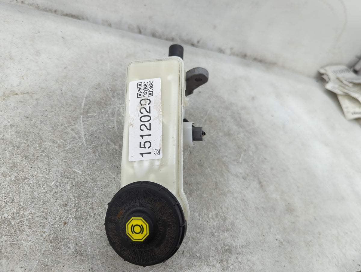 Brake Master Cylinder 1512029 - Oemusedautoparts1.com