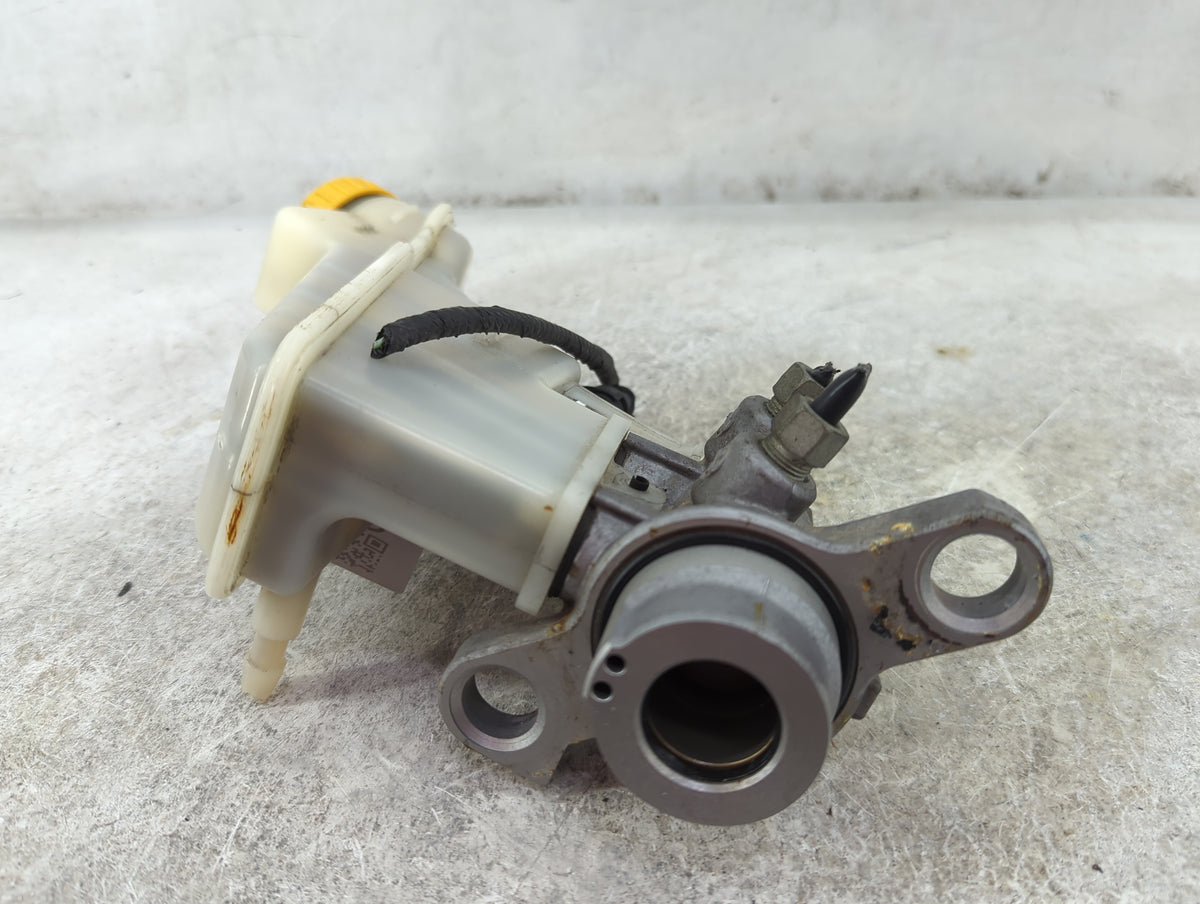 Brake Master Cylinder 1512056 - Oemusedautoparts1.com