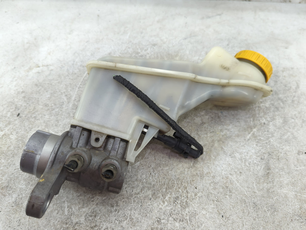 Brake Master Cylinder 1512056 - Oemusedautoparts1.com