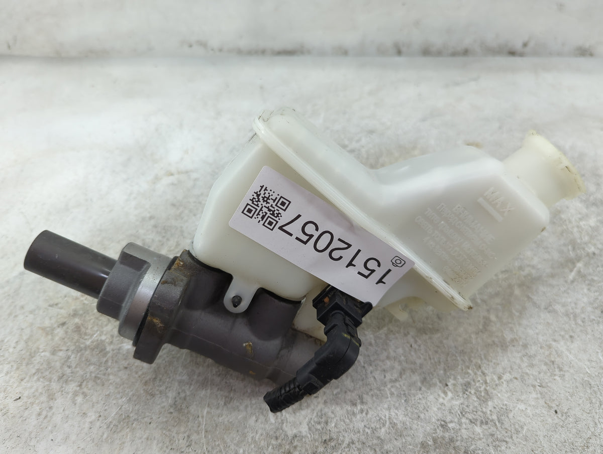 Brake Master Cylinder 1512057 - Oemusedautoparts1.com