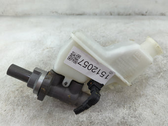 compare product Brake Master Cylinder 1512057