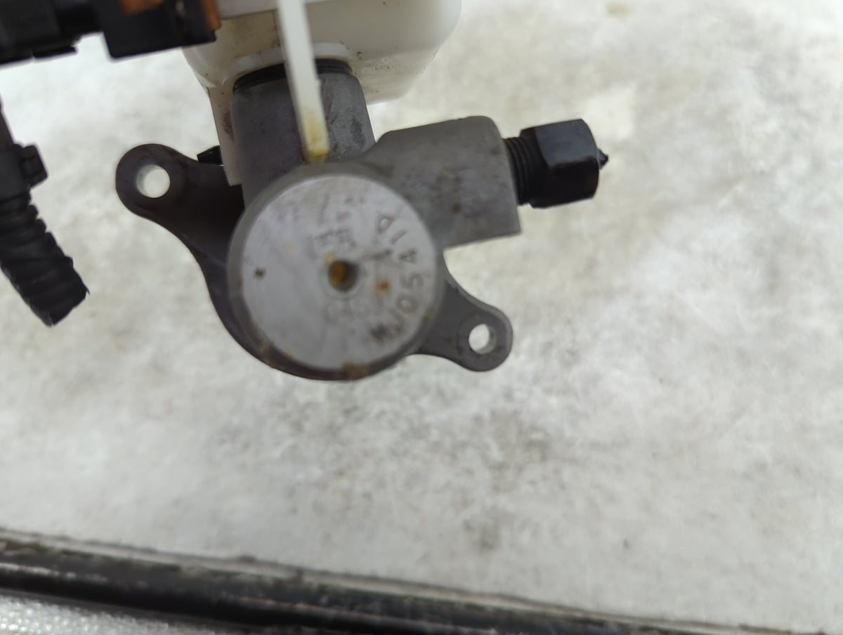 Brake Master Cylinder 1512057 - Oemusedautoparts1.com