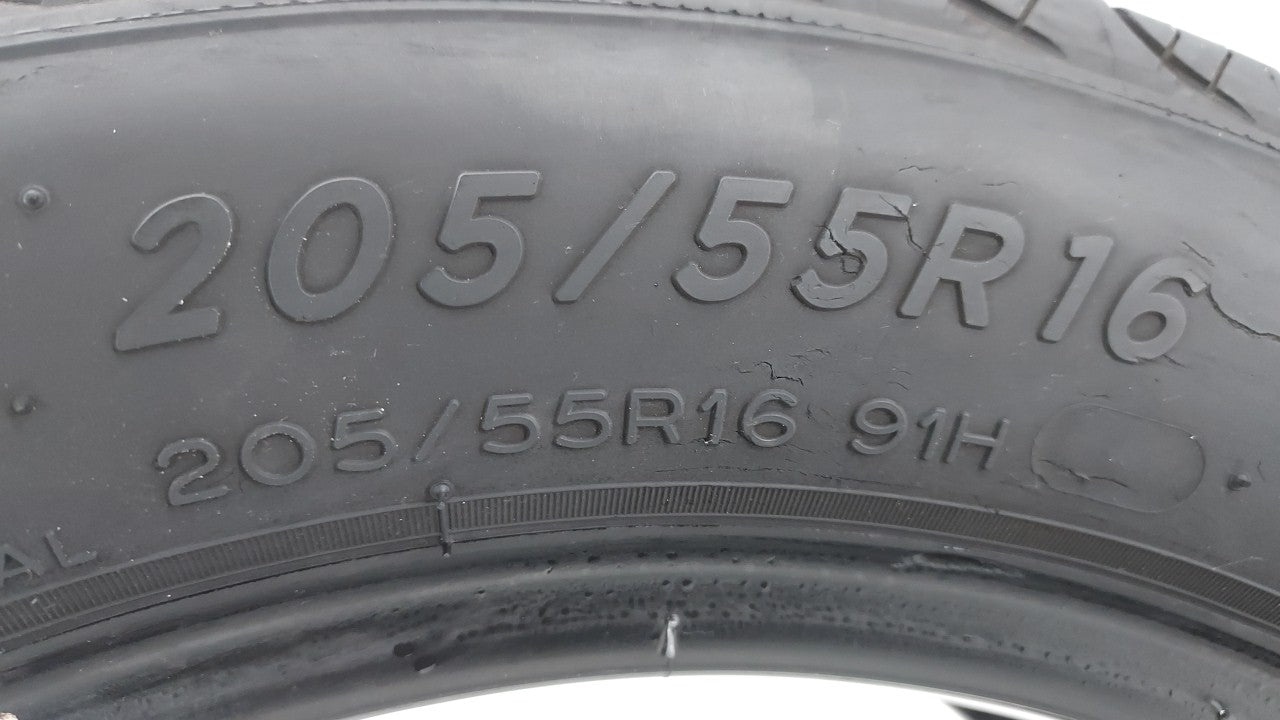 Used Tire 205/55R16 MICHELIN DEFENDER T+H 91H All Season - Tread Depth 7/32 - Oemusedautoparts1.com