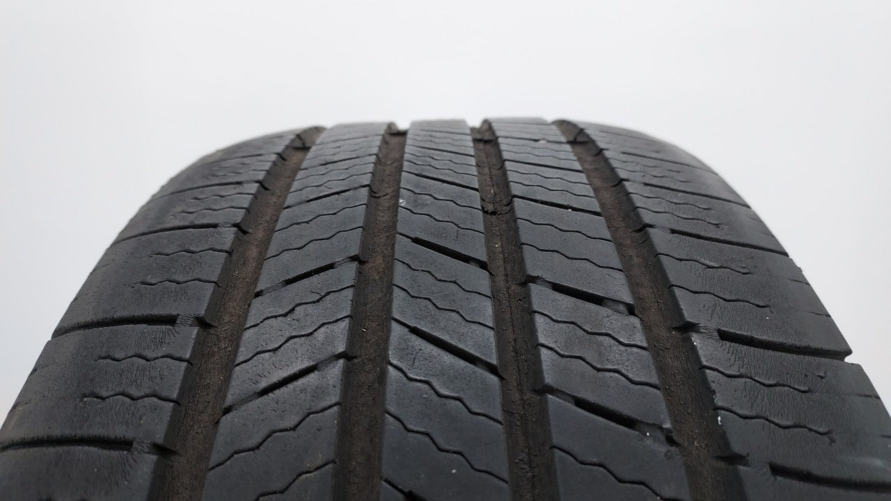 Used Tire 205/55R16 MICHELIN DEFENDER T+H 91H All Season - Tread Depth 7/32 - Oemusedautoparts1.com