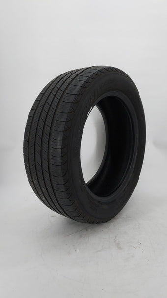 compare product Used Tire 205/55R16 MICHELIN DEFENDER T+H 91H All Season - Tread Depth 7/32