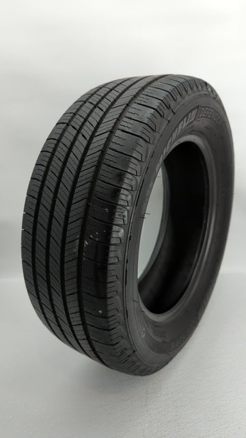 Used Tire 225/60R16 MICHELIN DEFENDER T+H 98H All Season - Tread Depth 6/32 - Oemusedautoparts1.com