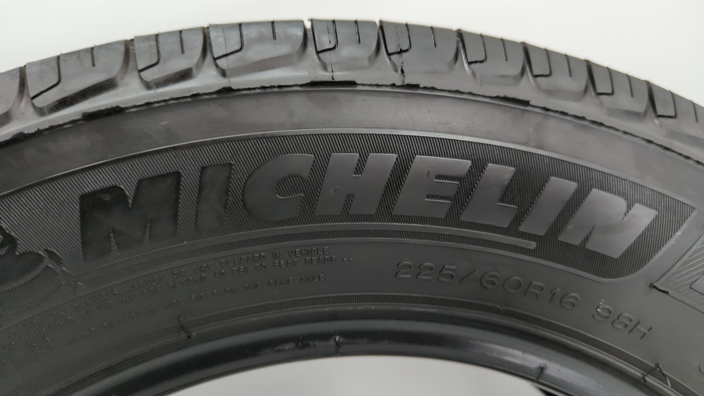 Used Tire 225/60R16 MICHELIN DEFENDER T+H 98H All Season - Tread Depth 6/32 - Oemusedautoparts1.com