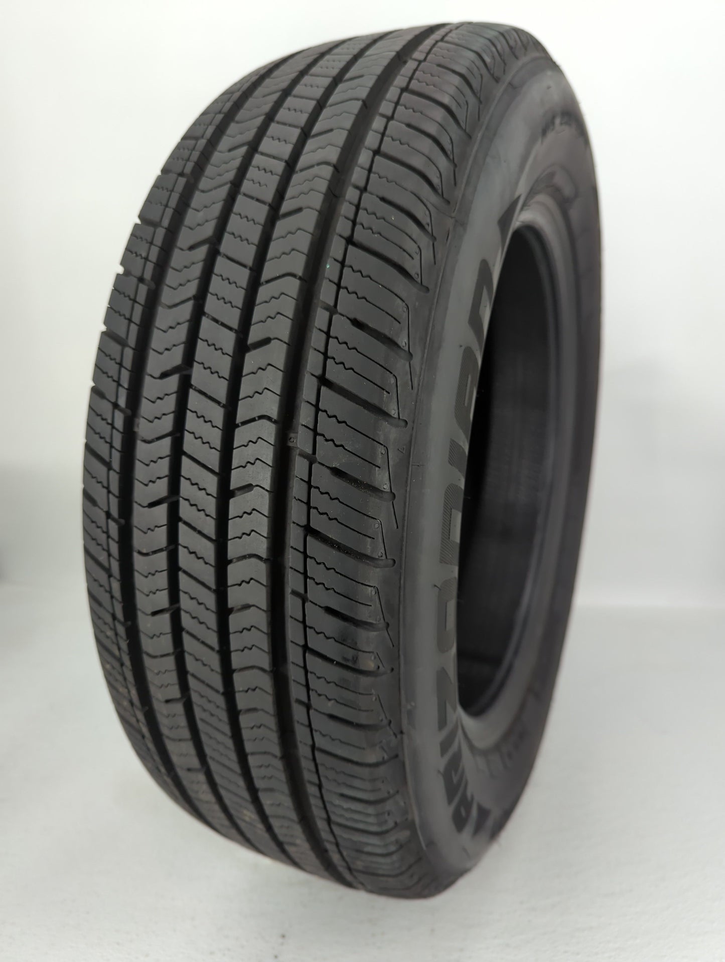Used Tire 205/65R16 ARIZONIAN SILVER EDITION ALL SEASON 95H All Season - 9/32 - Oemusedautoparts1.com