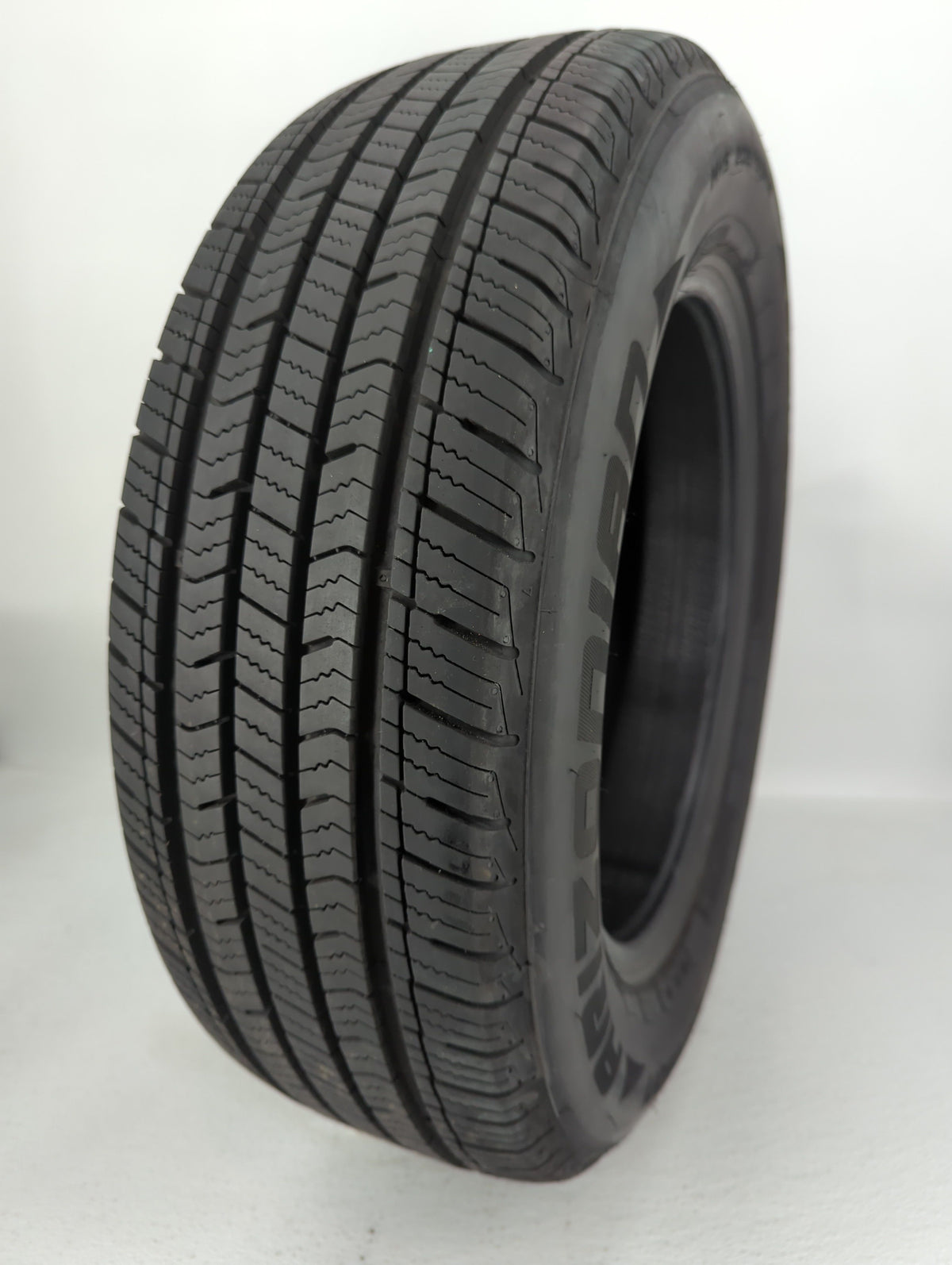 Used Tire 205/65R16 ARIZONIAN SILVER EDITION ALL SEASON 95H All Season - 9/32 - Oemusedautoparts1.com