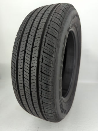 compare product Used Tire 205/65R16 ARIZONIAN SILVER EDITION ALL SEASON 95H All Season - 9/32