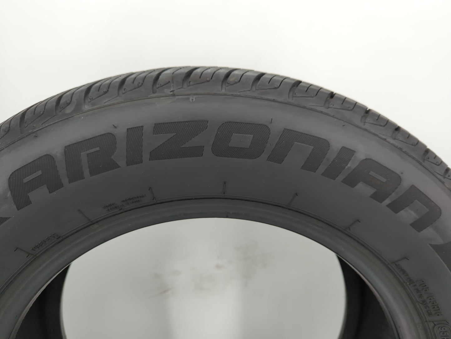 Used Tire 205/65R16 ARIZONIAN SILVER EDITION ALL SEASON 95H All Season - 9/32 - Oemusedautoparts1.com