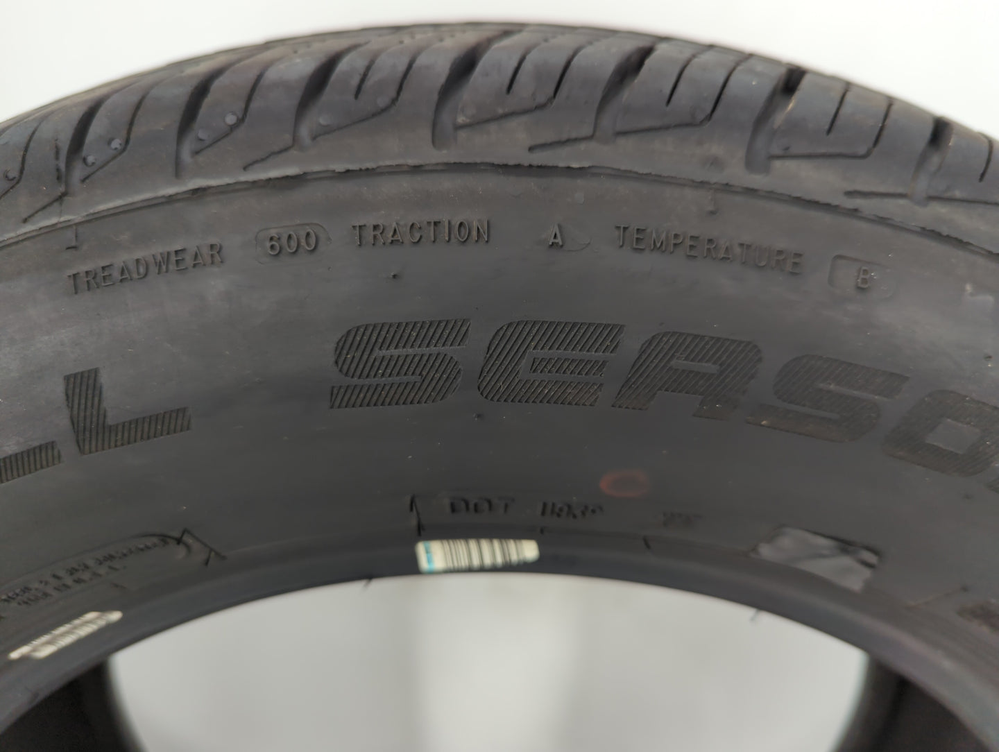Used Tire 205/65R16 ARIZONIAN SILVER EDITION ALL SEASON 95H All Season - 9/32 - Oemusedautoparts1.com