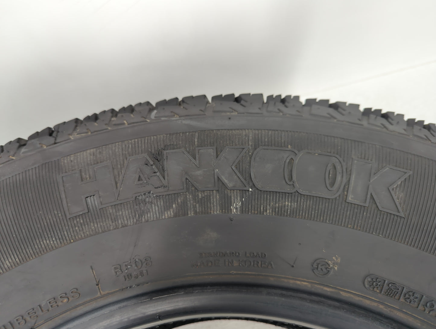 Used Tire P235/75R17 HANKOOK DYNAPRO AT 108S All Season - Tread Depth 12/32 - Oemusedautoparts1.com