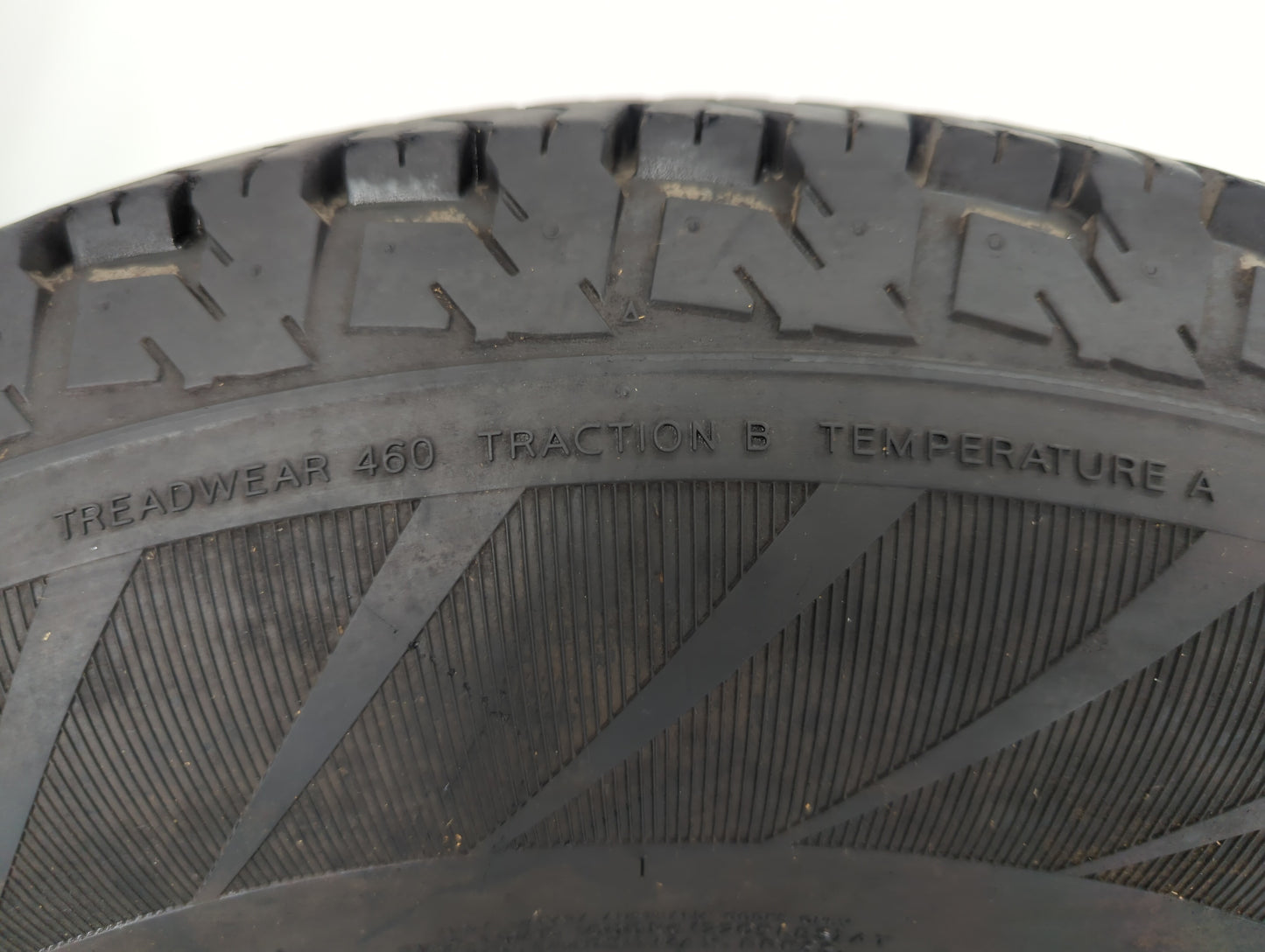 Used Tire P235/75R17 HANKOOK DYNAPRO AT 108S All Season - Tread Depth 12/32 - Oemusedautoparts1.com