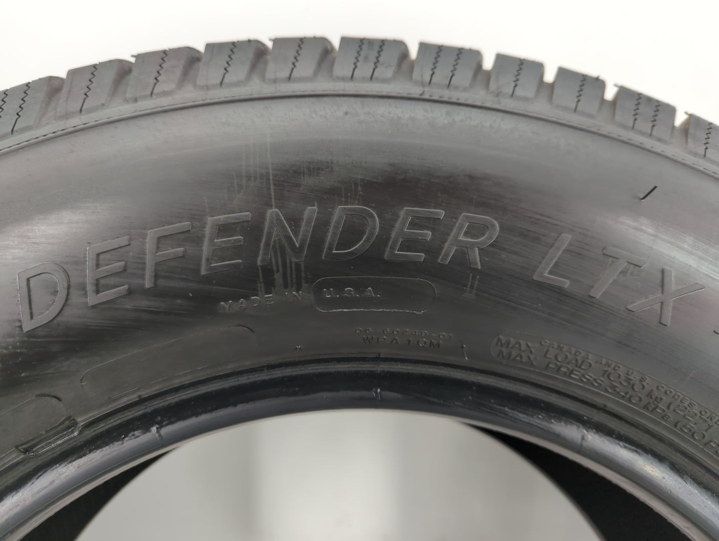 Used Tire 235/70R16 MICHELIN DEFENDER LTX M/S 109T All Season - Tread Depth 8/32 - Oemusedautoparts1.com