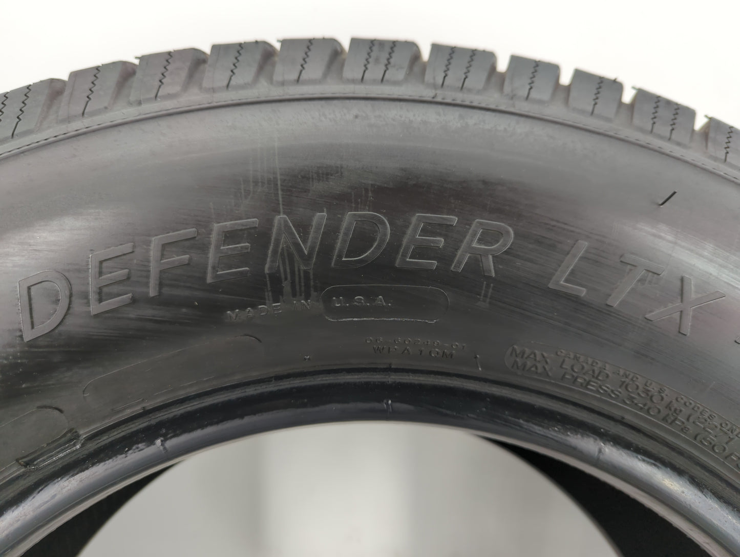 Used Tire 235/70R16 MICHELIN DEFENDER LTX M/S 109T All Season - Tread Depth 8/32 - Oemusedautoparts1.com
