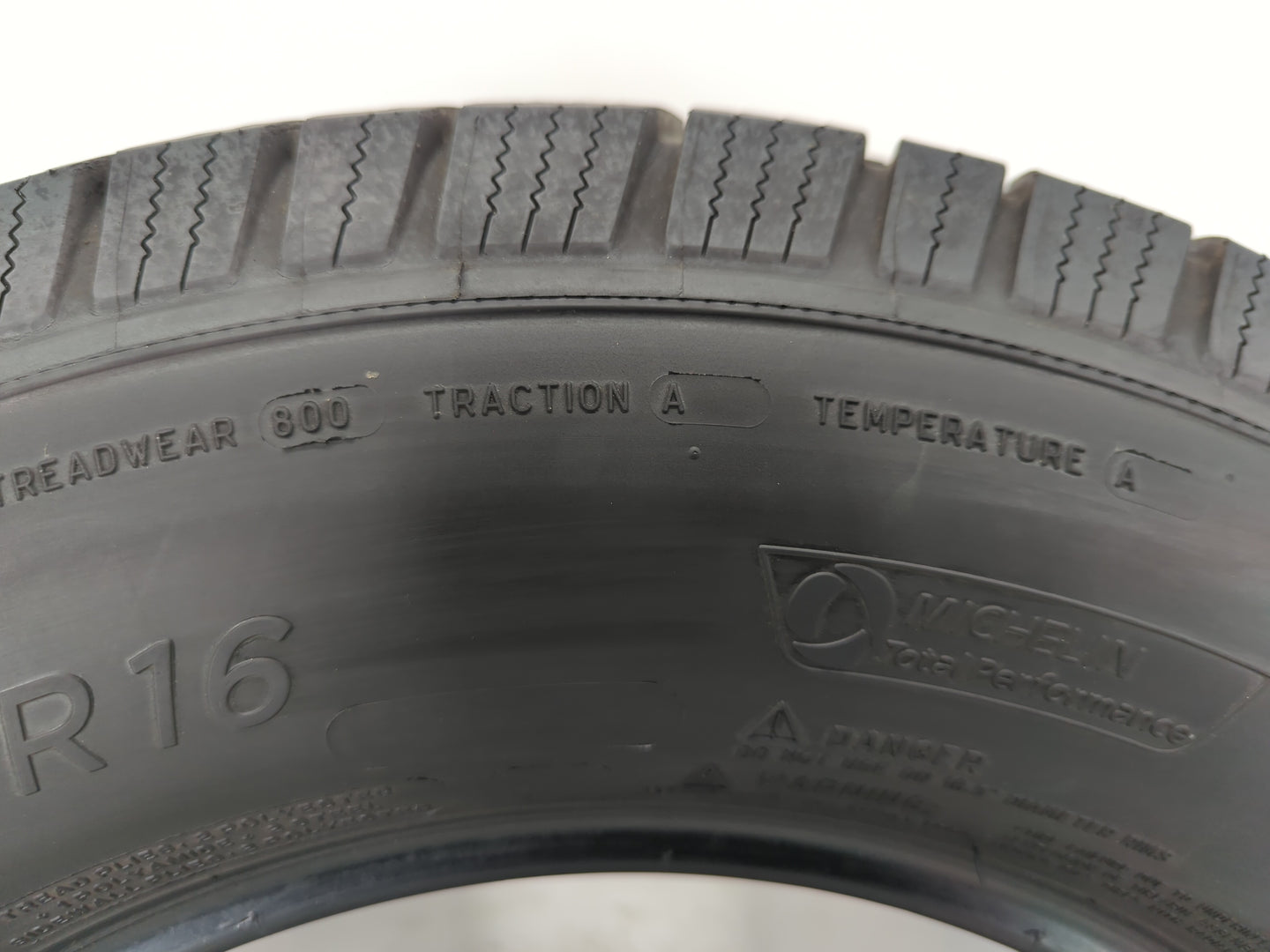 Used Tire 235/70R16 MICHELIN DEFENDER LTX M/S 109T All Season - Tread Depth 8/32 - Oemusedautoparts1.com
