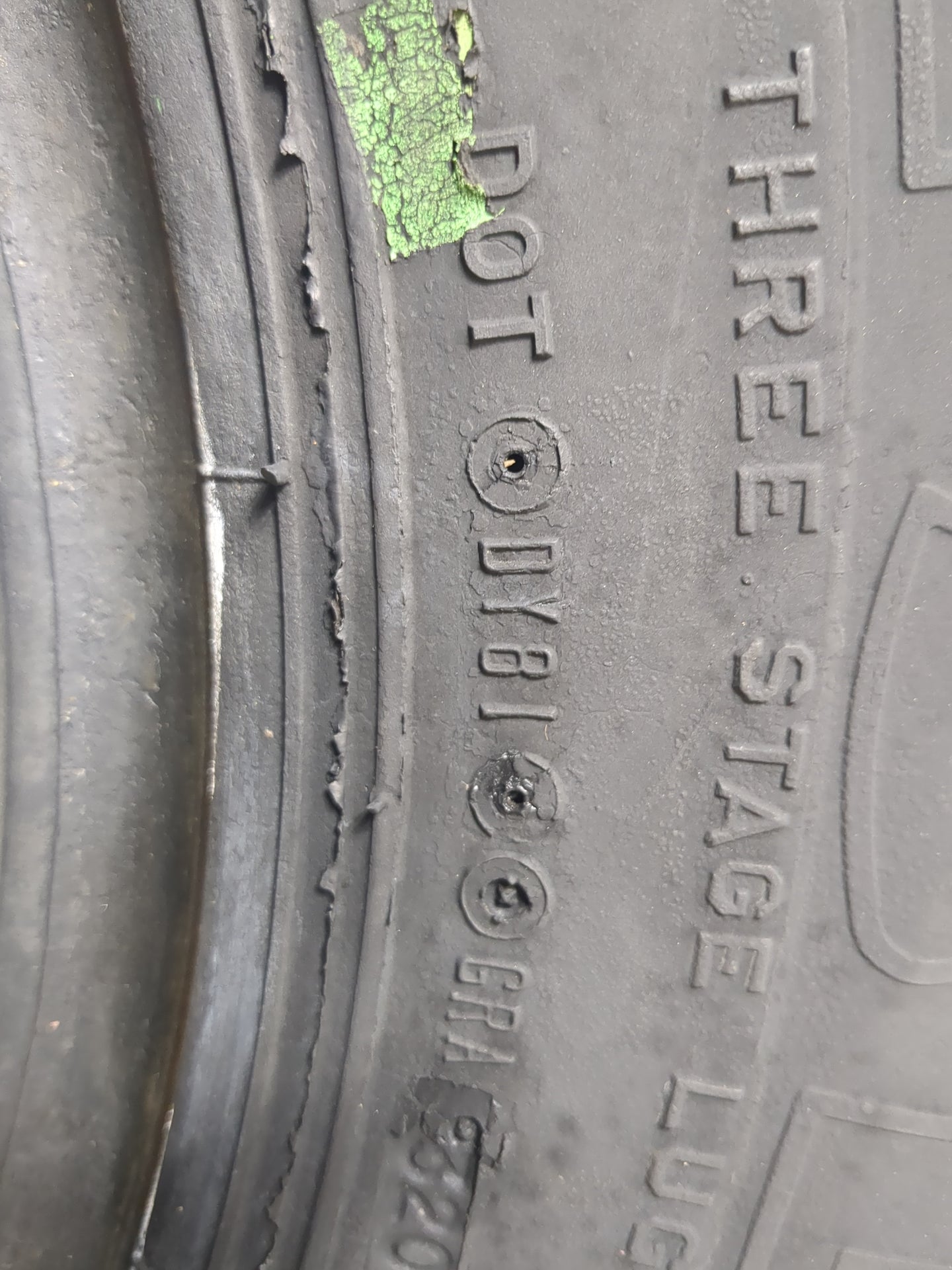 Used Tire 38x12.50R15 INTERCO SUPER SWAMPER THREE-STAGE LUG - 17/32 - Oemusedautoparts1.com