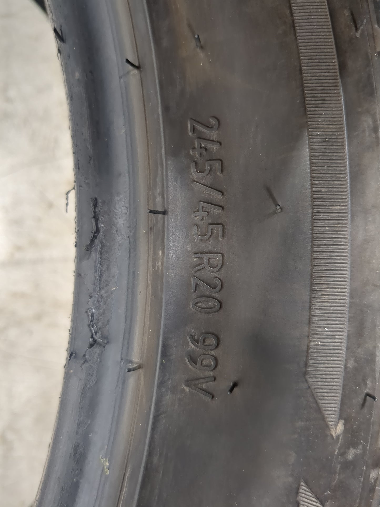 Used Tire 245/45R20 BFGOODRICH ADVANTAGE 99V - Tread Depth 9/32 - Oemusedautoparts1.com