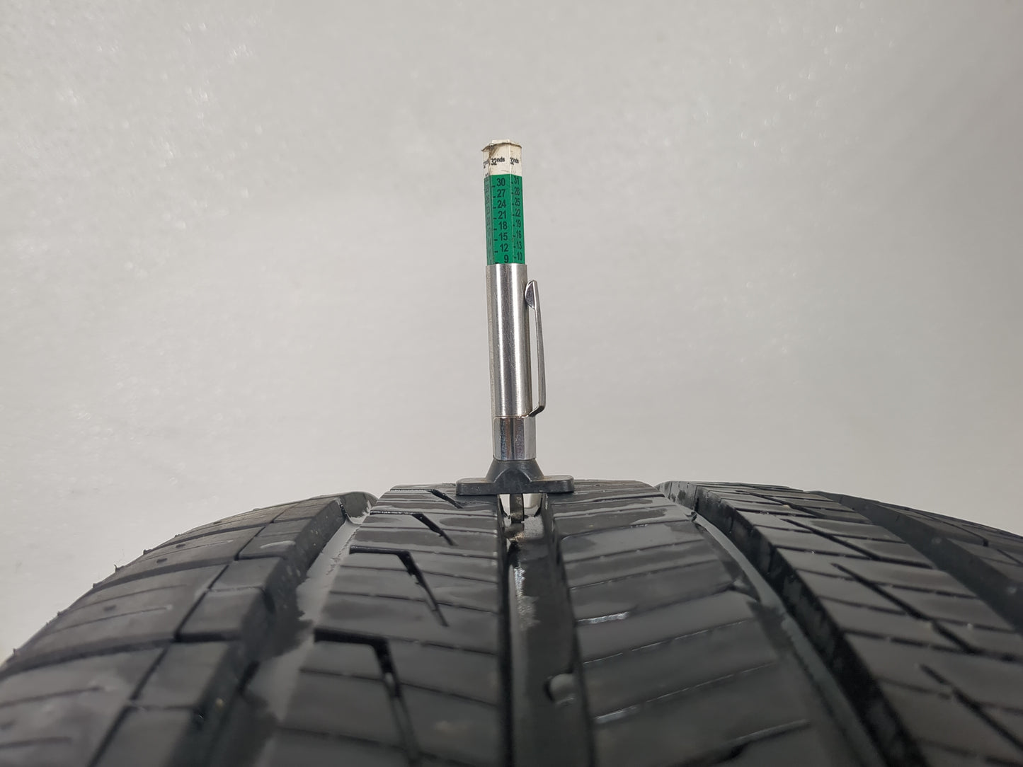 Used Tire 235/55R17 IRONHEAD R-FLEX IH01 - Tread Depth 9/32 - Oemusedautoparts1.com