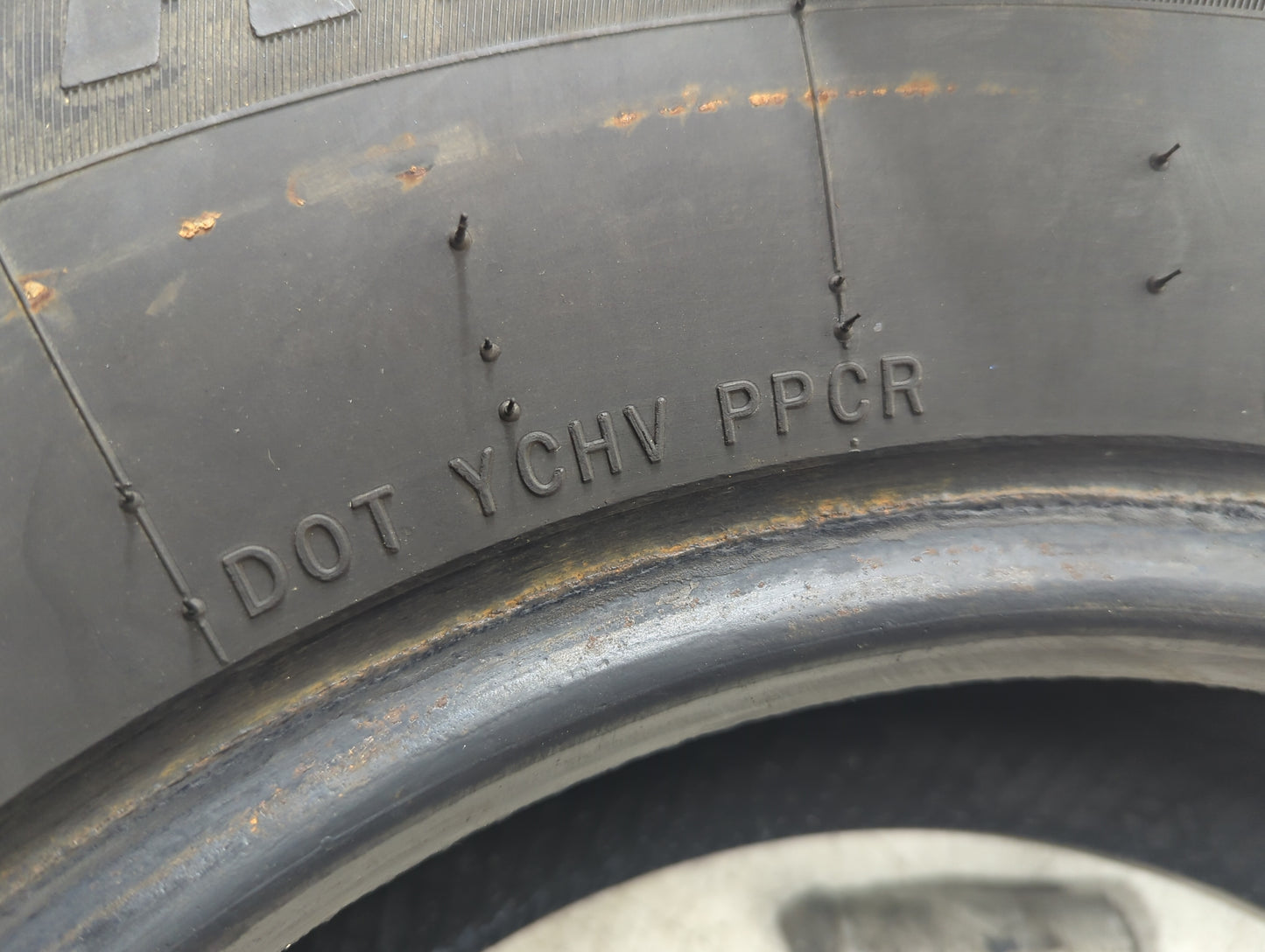 Used Tire 235/75R15 THUNDERER RANGER R404 105T - Tread Depth 8/32 - Oemusedautoparts1.com