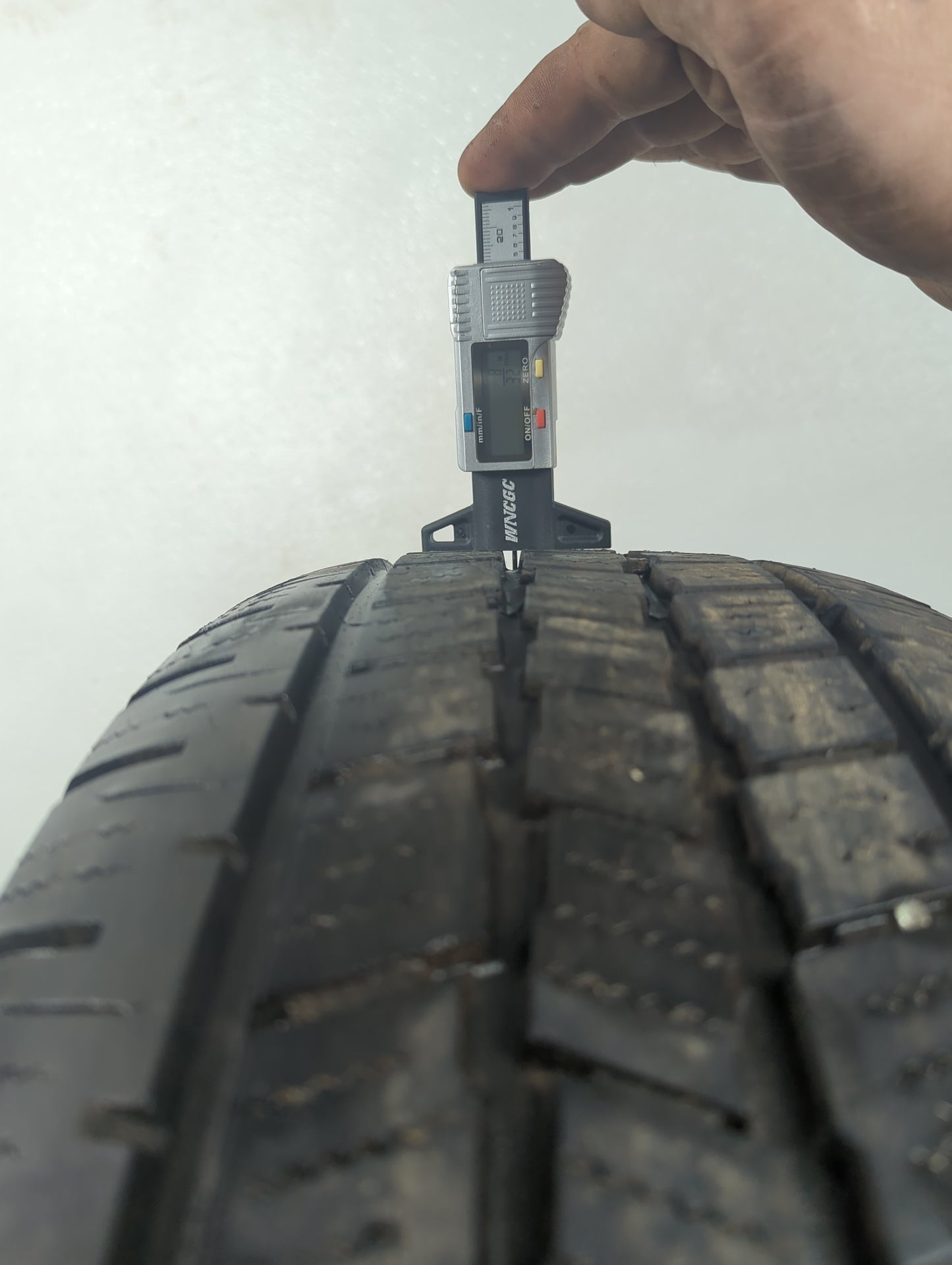 Used Tire 235/75R15 THUNDERER RANGER R404 105T - Tread Depth 8/32 - Oemusedautoparts1.com