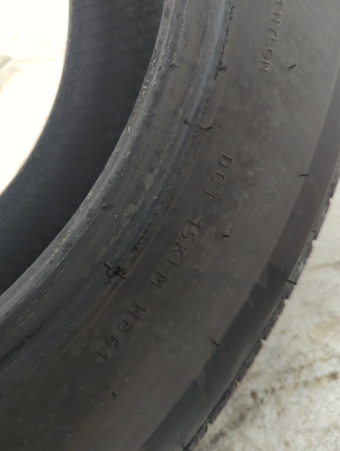 Used Tire 205/70R16 UNIROYAL TIGER PAW TOURING 97H - Tread Depth 10/32 - Oemusedautoparts1.com