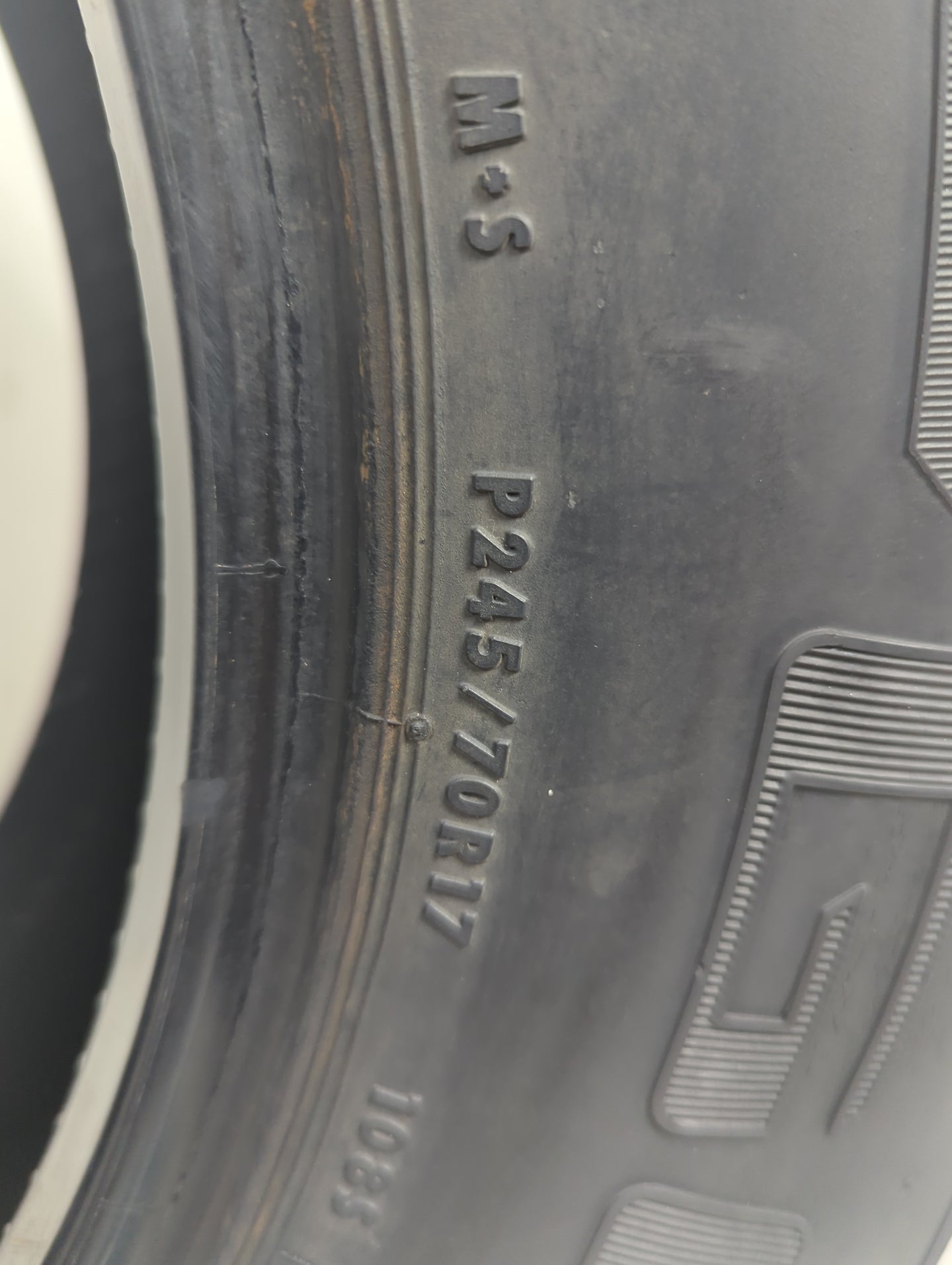 Used Tire 245/70R17 GENERAL AMERITRAC 108S - Tread Depth 10/32 - Oemusedautoparts1.com