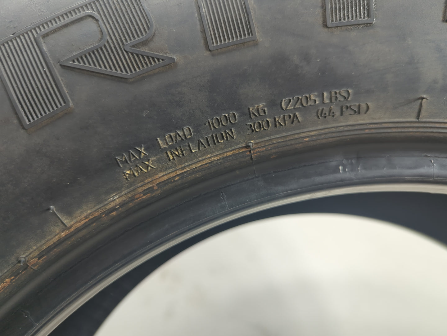 Used Tire 245/70R17 GENERAL AMERITRAC 108S - Tread Depth 10/32 - Oemusedautoparts1.com