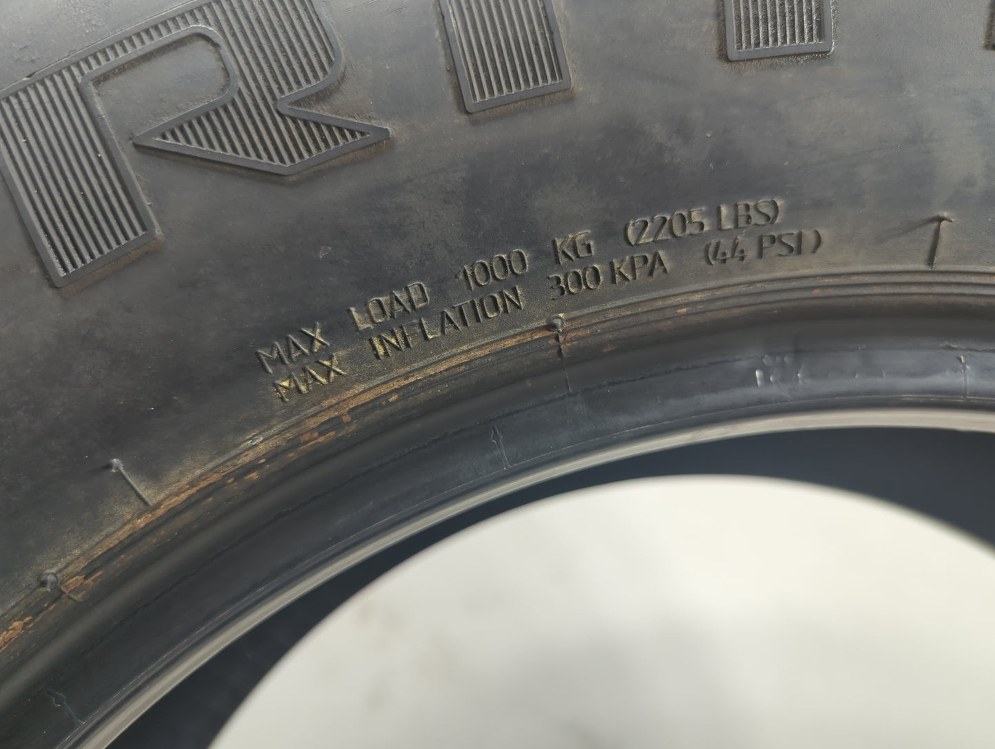 Used Tire 245/70R17 GENERAL AMERITRAC 108S - Tread Depth 10/32 - Oemusedautoparts1.com
