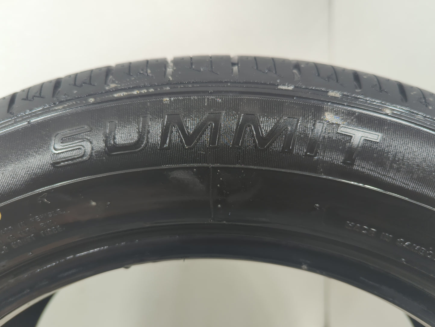 Used Tire - Tread Depth null/32 - Oemusedautoparts1.com